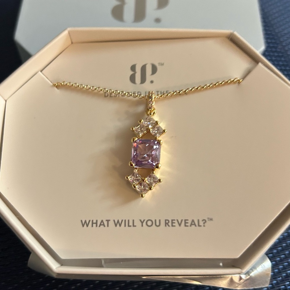 BOMB PARTY Elegant Gold and Lavender Necklace